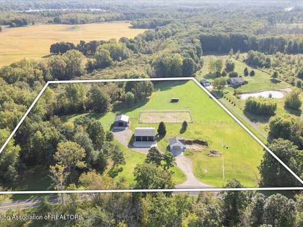 4780 Round Lake Road, Laingsburg, MI 48848