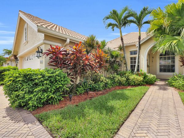 706 SW Aruba Bay, Port St. Lucie, FL 34986