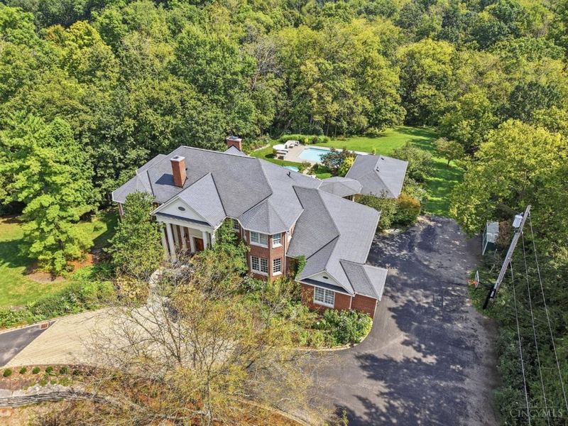 5500 Drake Road, Indian Hill, OH 45243 Photo 2