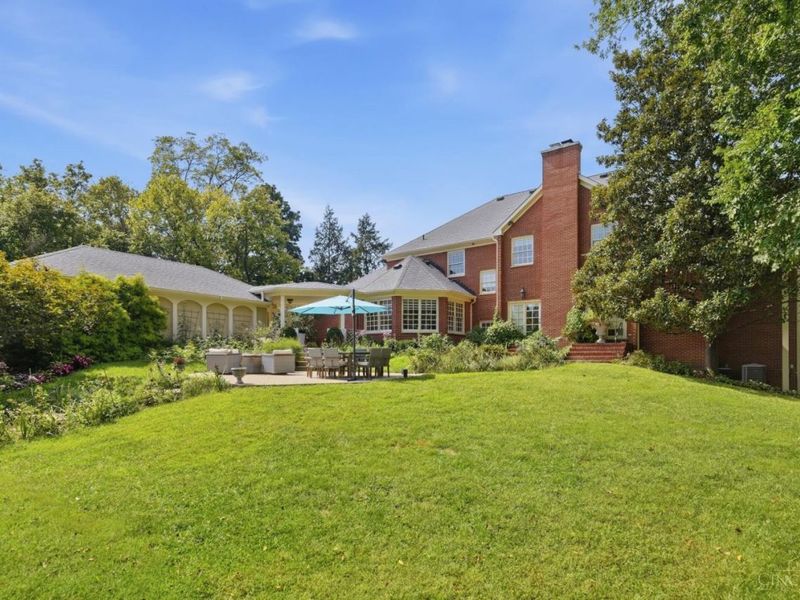 5500 Drake Road, Indian Hill, OH 45243 Photo 33