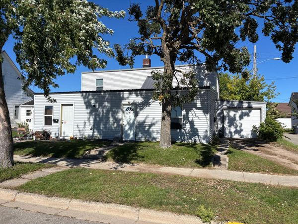 215 9th Street NW, Bemidji, MN 56601
