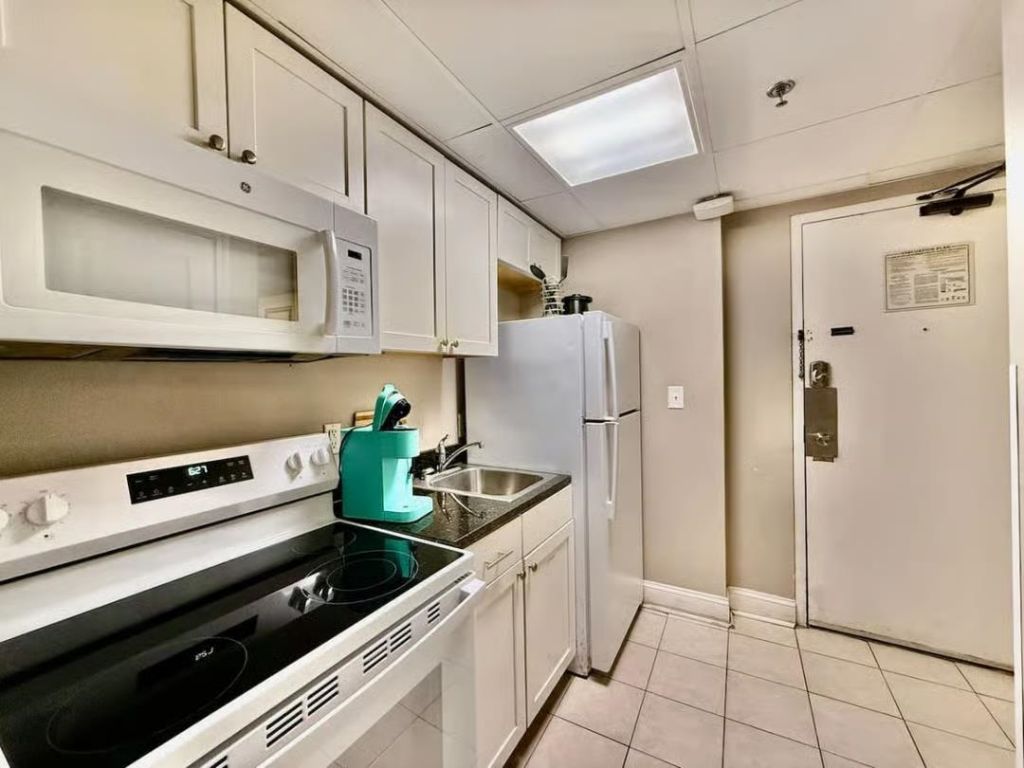 6900 N Ocean Blvd.  Photo 8