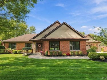 180 Troy Del Way, Buffalo, NY 14221
