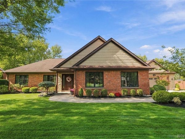 180 Troy Del Way, Buffalo, NY 14221