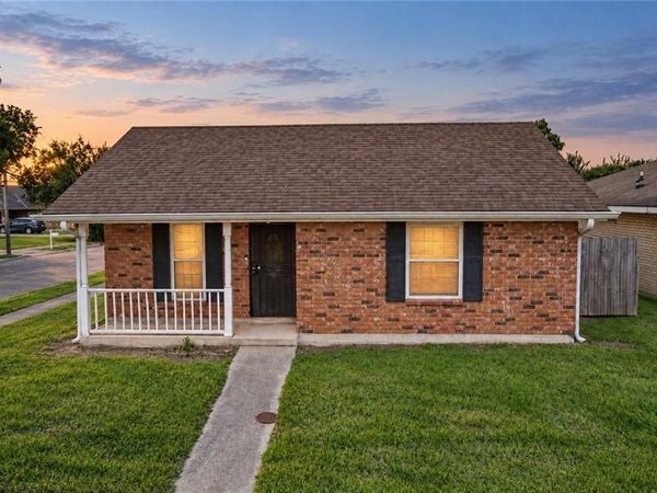 6001 ERIN Drive , New Orleans, LA 70126
