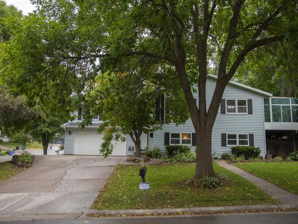 400 Oak Valley Road, Mount Horeb, WI 53572
