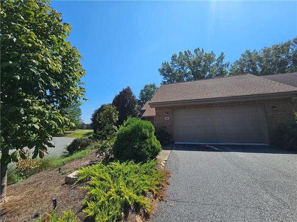 105 Willowbrook Place , Bermuda Run, NC 27006