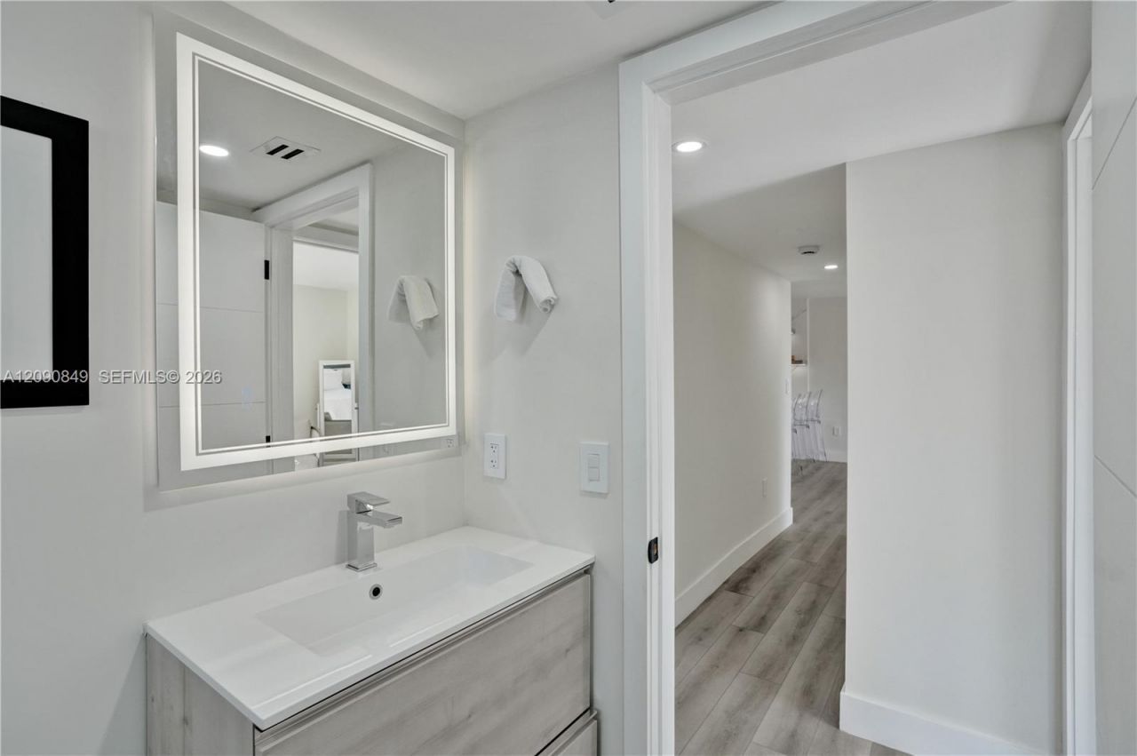Please Call For Address, Unit 502, Miami Beach, FL 33141 Photo