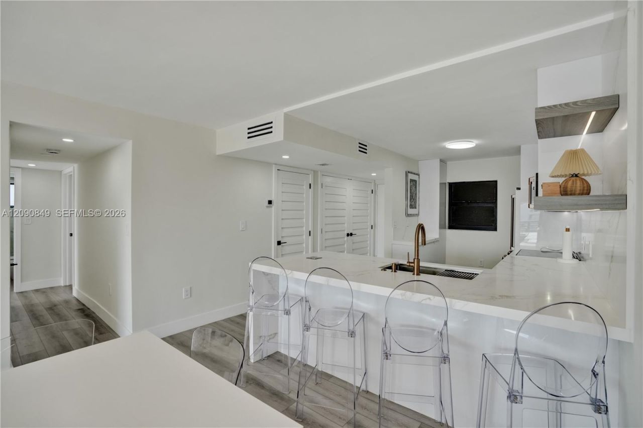 Please Call For Address, Unit 502, Miami Beach, FL 33141 Photo