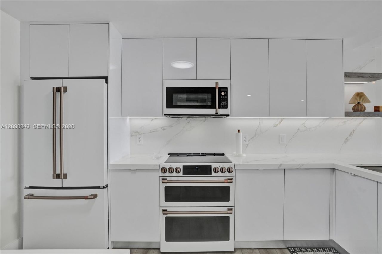 Please Call For Address, Unit 502, Miami Beach, FL 33141 Photo