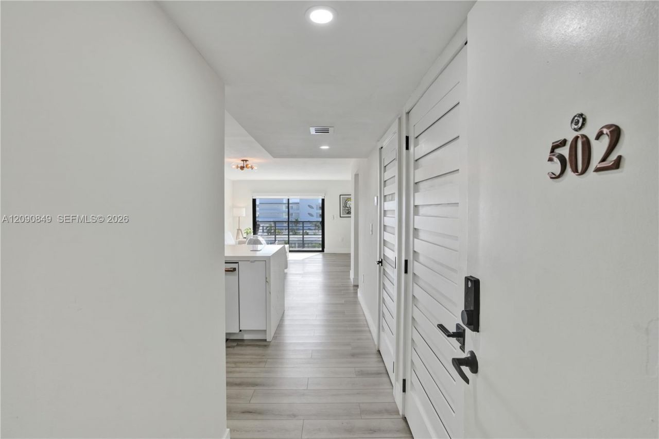 Please Call For Address, Unit 502, Miami Beach, FL 33141 Photo