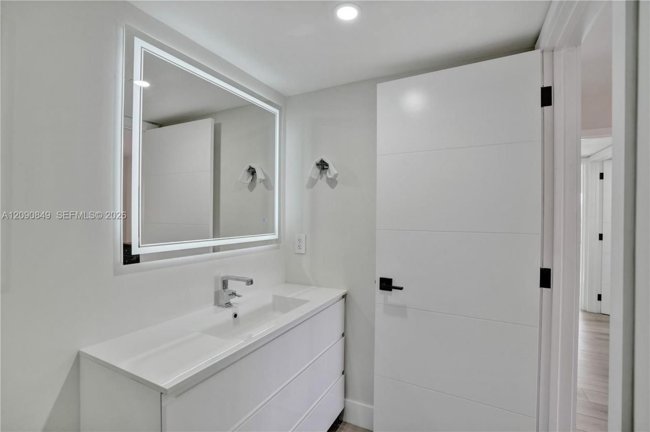 Please Call For Address, Unit 502, Miami Beach, FL 33141 Photo