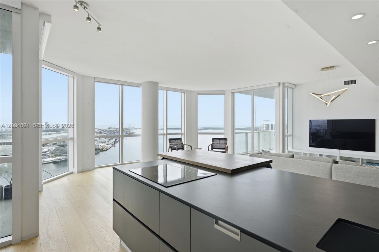 244 Biscayne Blvd , Unit 4103, Miami, FL 33132 Photo