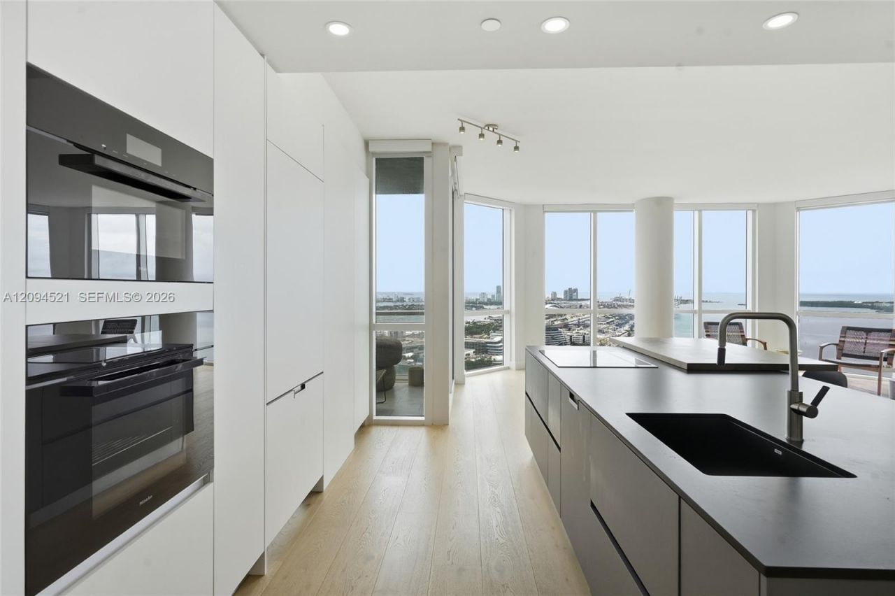 244 Biscayne Blvd , Unit 4103, Miami, FL 33132 Photo