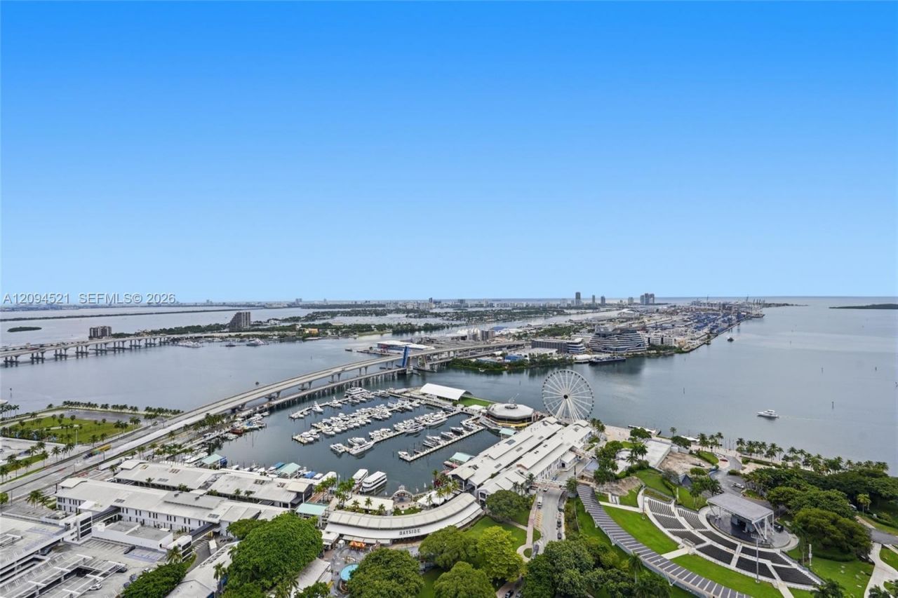 244 Biscayne Blvd , Unit 4103, Miami, FL 33132 Photo