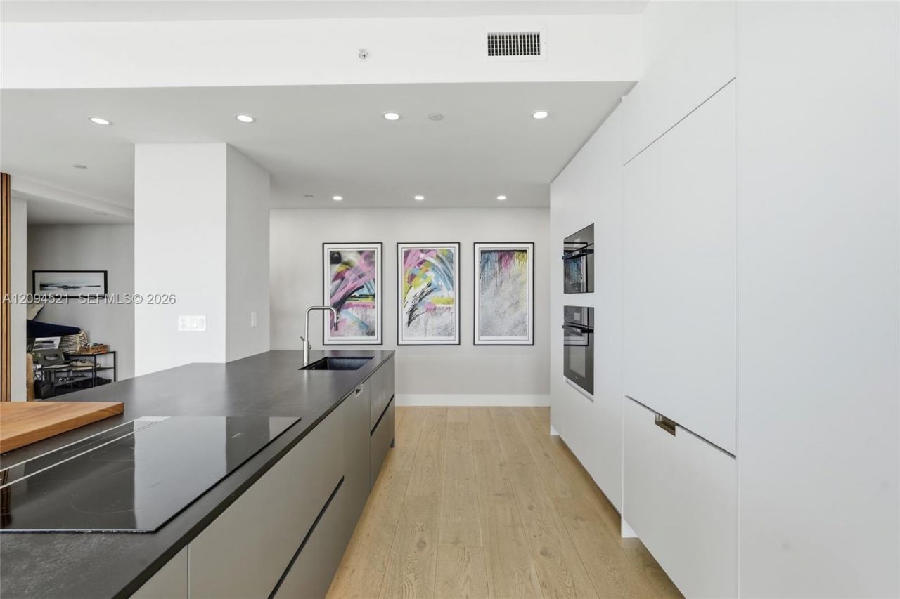 244 Biscayne Blvd , Unit 4103, Miami, FL 33132 Photo