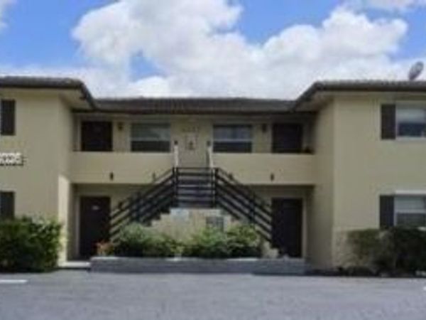 4117 Woodside Dr , Unit 2, Coral Springs, FL 33065