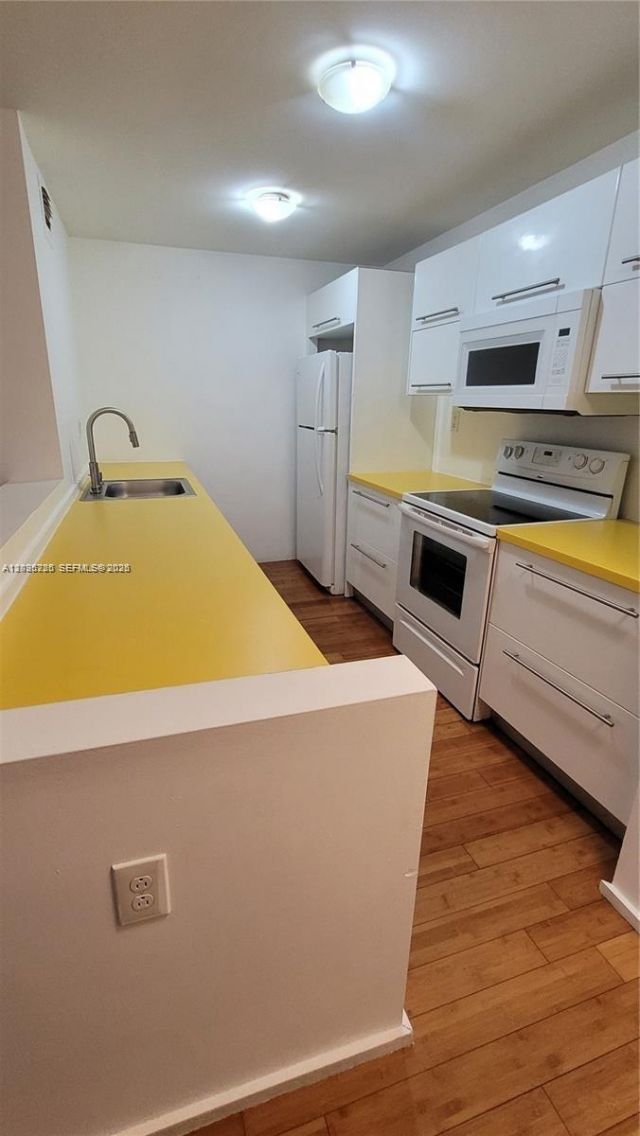 1800 Sans Souci Blvd, Unit 316, North Miami, FL 33181 Photo