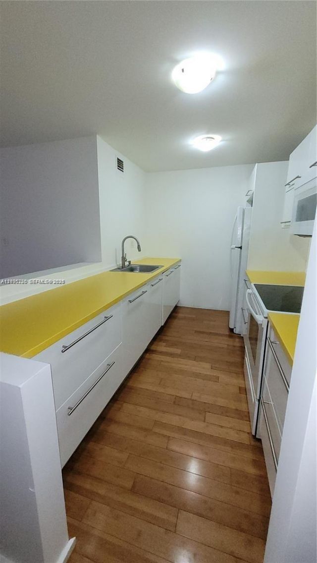 1800 Sans Souci Blvd, Unit 316, North Miami, FL 33181 Photo