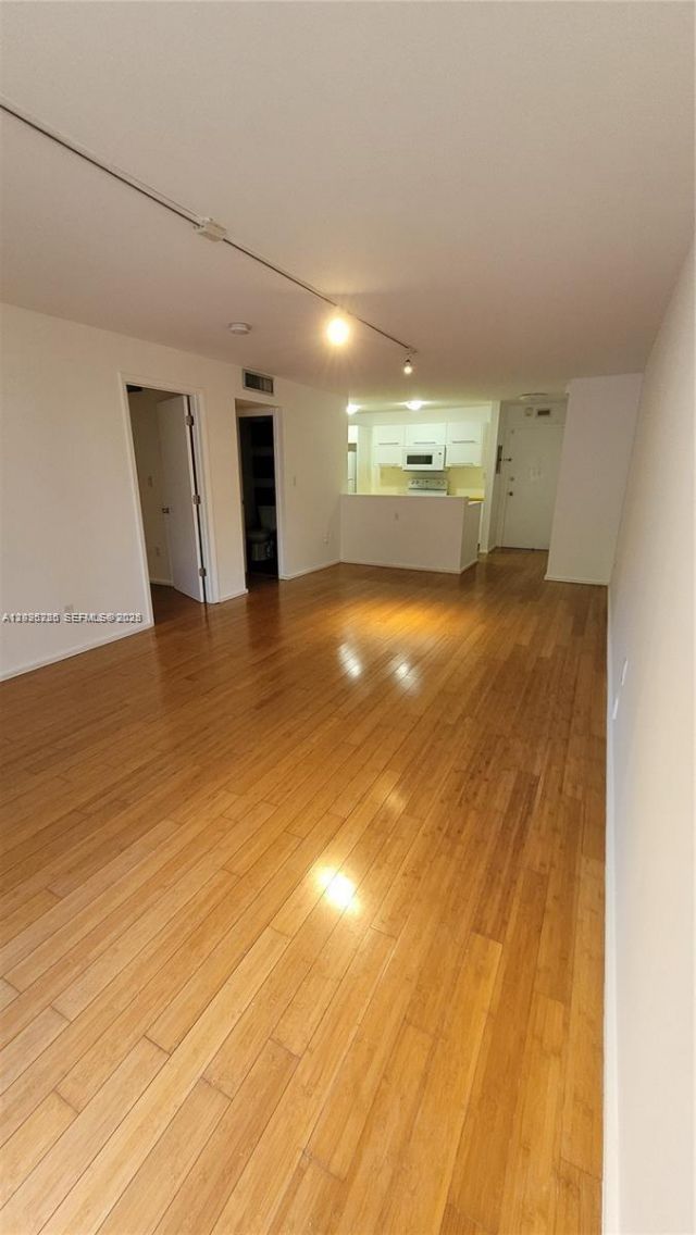 1800 Sans Souci Blvd, Unit 316, North Miami, FL 33181 Photo