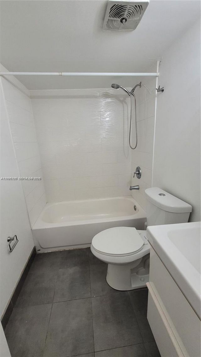 1800 Sans Souci Blvd, Unit 316, North Miami, FL 33181 Photo