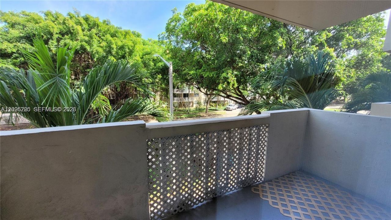 1800 Sans Souci Blvd, Unit 316, North Miami, FL 33181 Photo