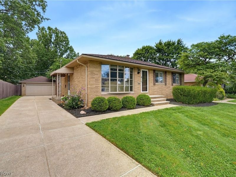 7386 Meadow Lane , Parma, OH 44134 Photo 2