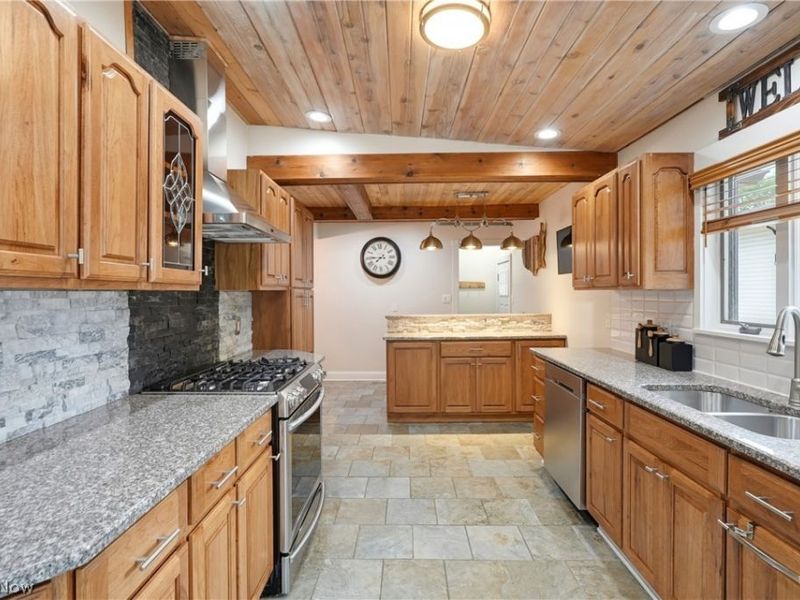 7386 Meadow Lane , Parma, OH 44134 Photo 27