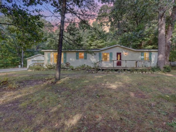 9755 S Beech Avenue, Howard City, MI 49329