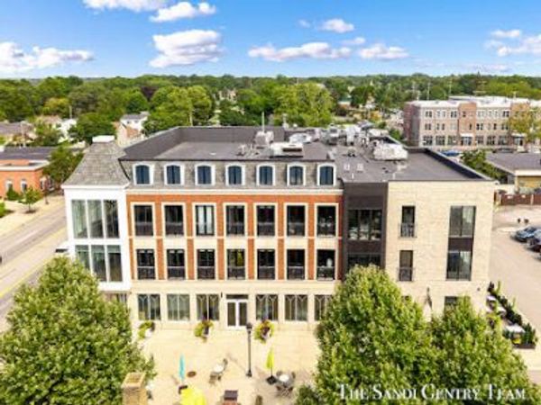 110 W Savidge Street, Unit 305, Spring Lake, MI 49456