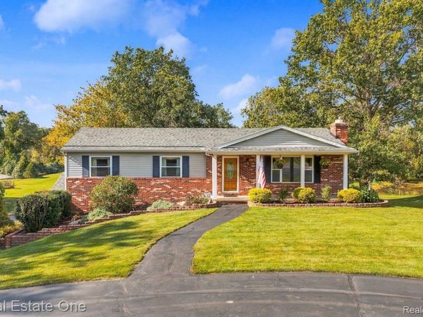2795 Sun Terrace Drive, Hartland Township, Mi 48353