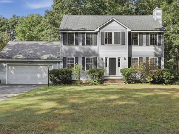 16 Lancaster Road, Clinton, MA 01510