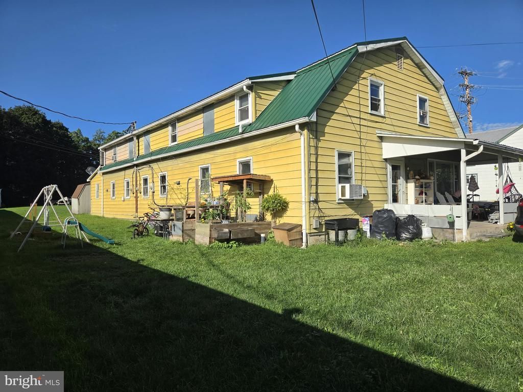 126 COLLEGE AVENUE, MILROY, PA 17063