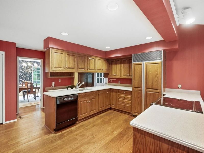 8430 Susann Lane, Cincinnati, OH 45215 Photo 12