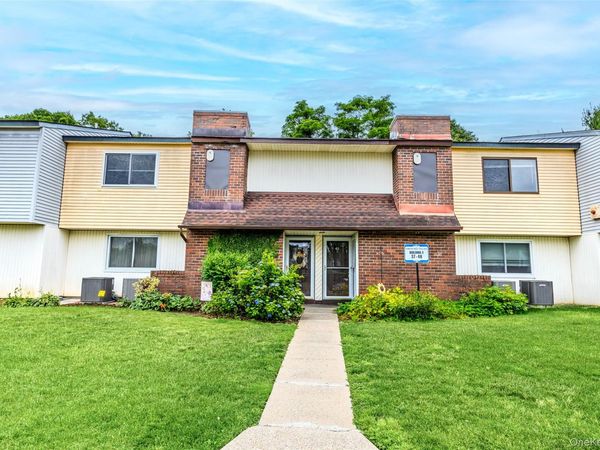 42 Pointe Circle South, Coram, NY 11727