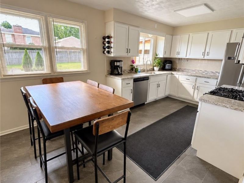 578 W Como Street, Struthers, OH 44471 Photo 8