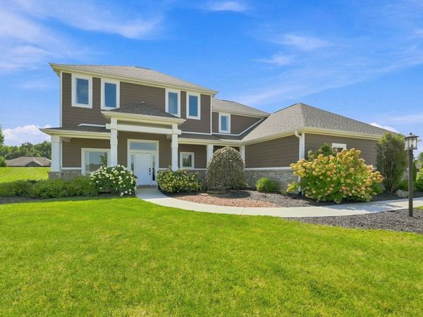 5990 Menza Drive, Auburn, IN 46706