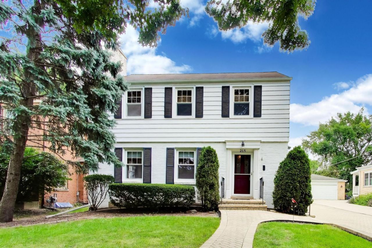 215 S Hi Lusi Avenue, Mount Prospect, IL 60056 Main Photo