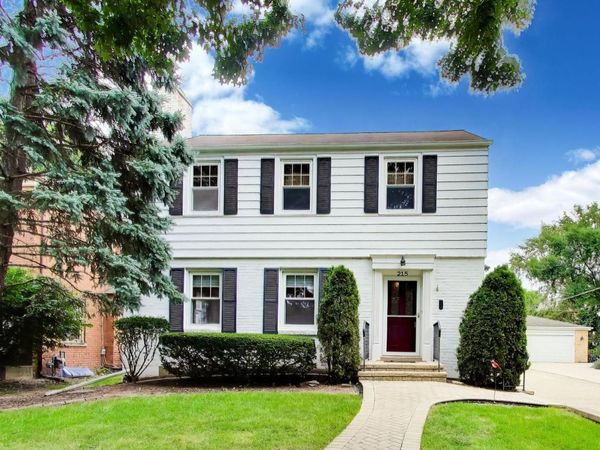 215 S Hi Lusi Avenue, Mount Prospect, IL 60056