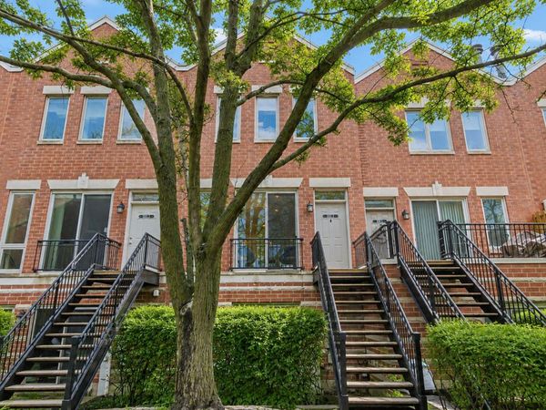 1522 W School Street , Unit D, Chicago, IL 60657