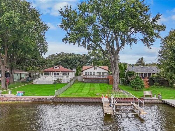 2409 Grove Lane , Cary, IL 60013