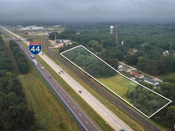 0 North Service Road , Bourbon, MO 65441