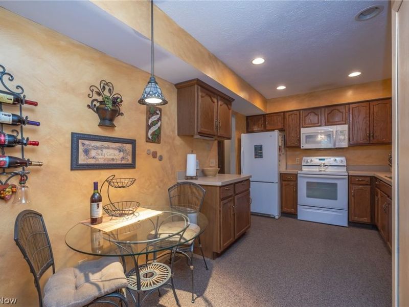 768 Kirkwall Drive , Unit BLDG 42-G, Akron, OH 44321 Photo 4