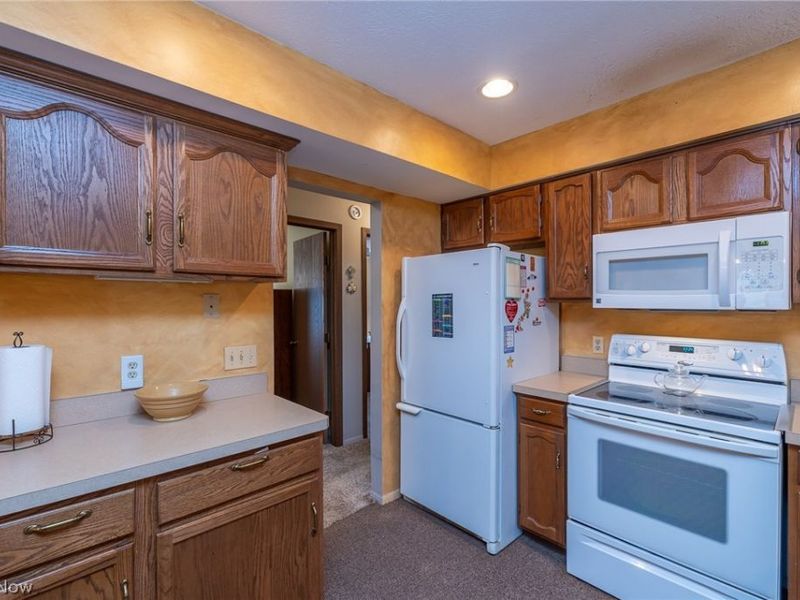 768 Kirkwall Drive , Unit BLDG 42-G, Akron, OH 44321 Photo 6