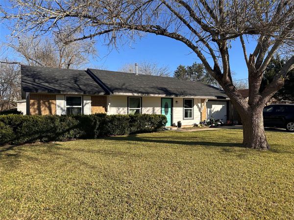 1204 Aransas ST, Lockhart, TX 78644