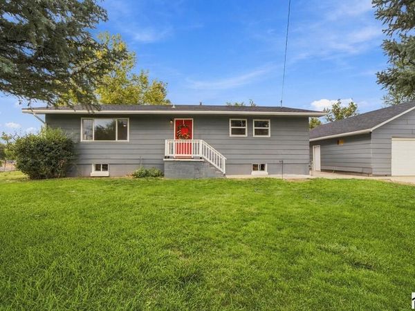 2051 Oriole Rd, Pueblo, CO 81006