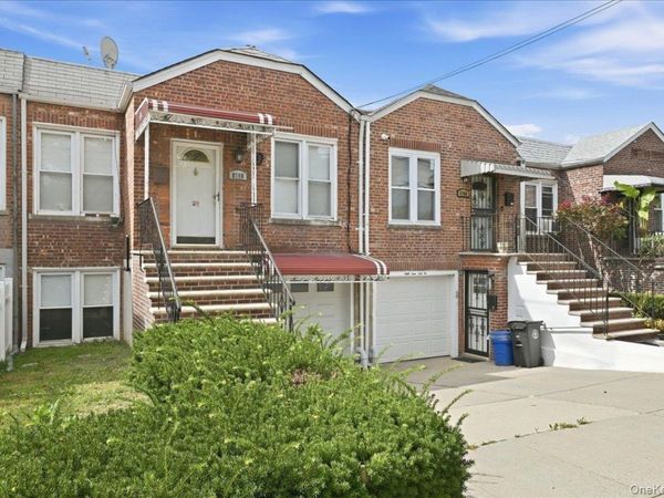 87-68 Little Neck Parkway , Floral Park, NY 11001