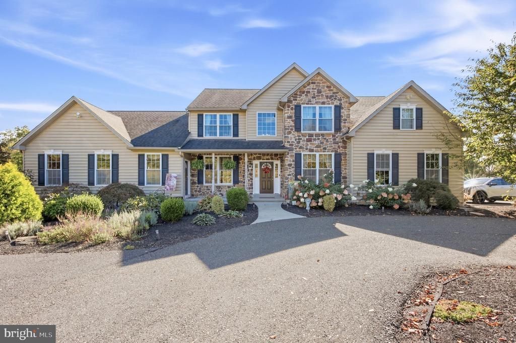 2180 MILLER ROAD, EAST GREENVILLE, PA 18041