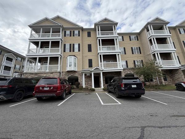1235 Suncrest Village, Morgantown, WV 26505