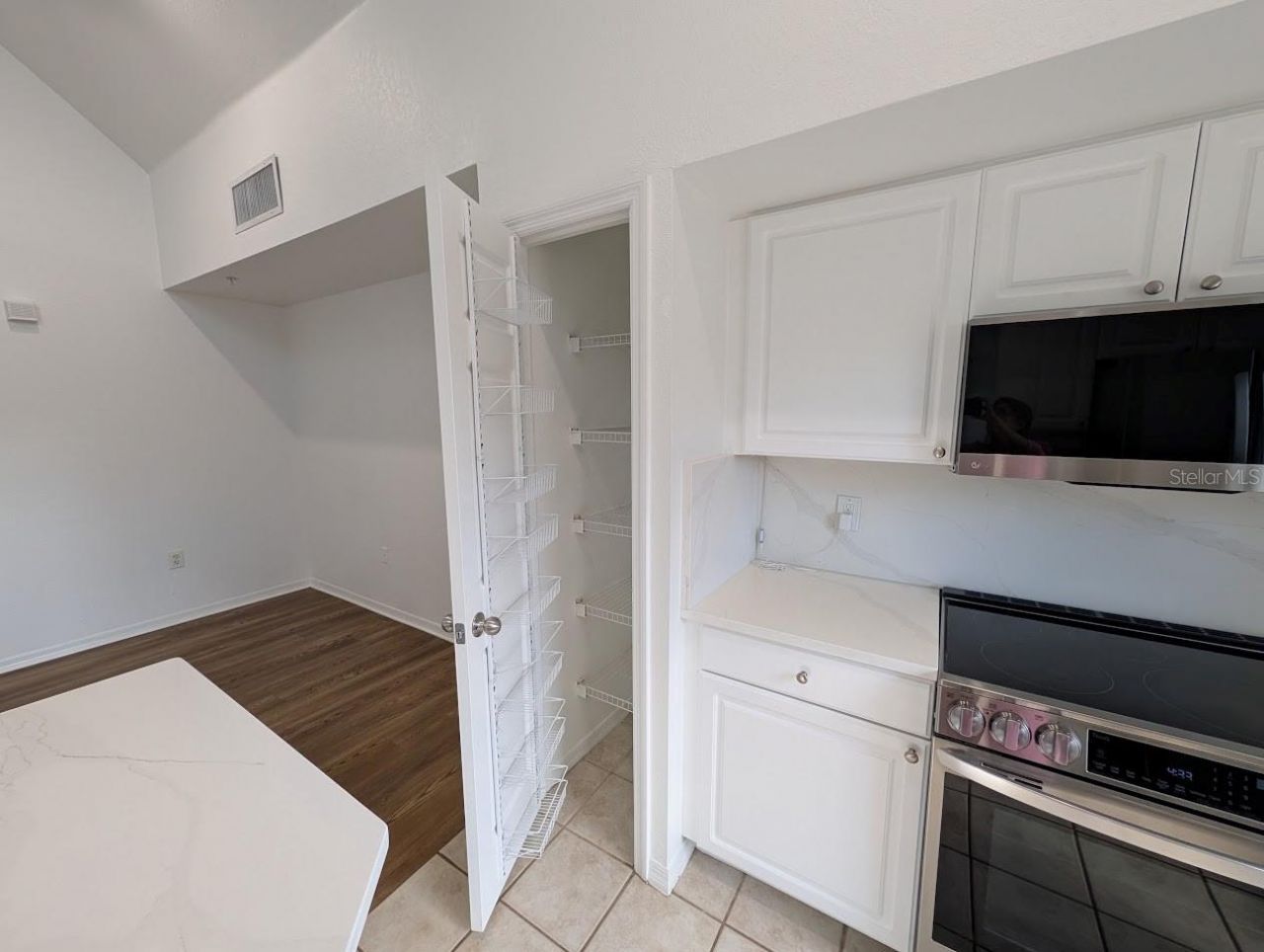 5691 Bidwell Parkway, Unit 201, Sarasota, FL 34233 Photo